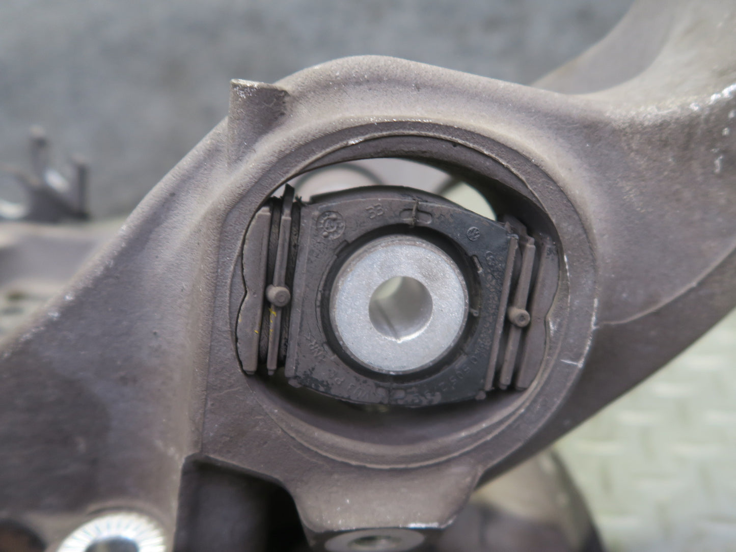 2015-2018 Porsche Macan AWD Rear Right Spindle Knuckle Wheel Hub Bearing