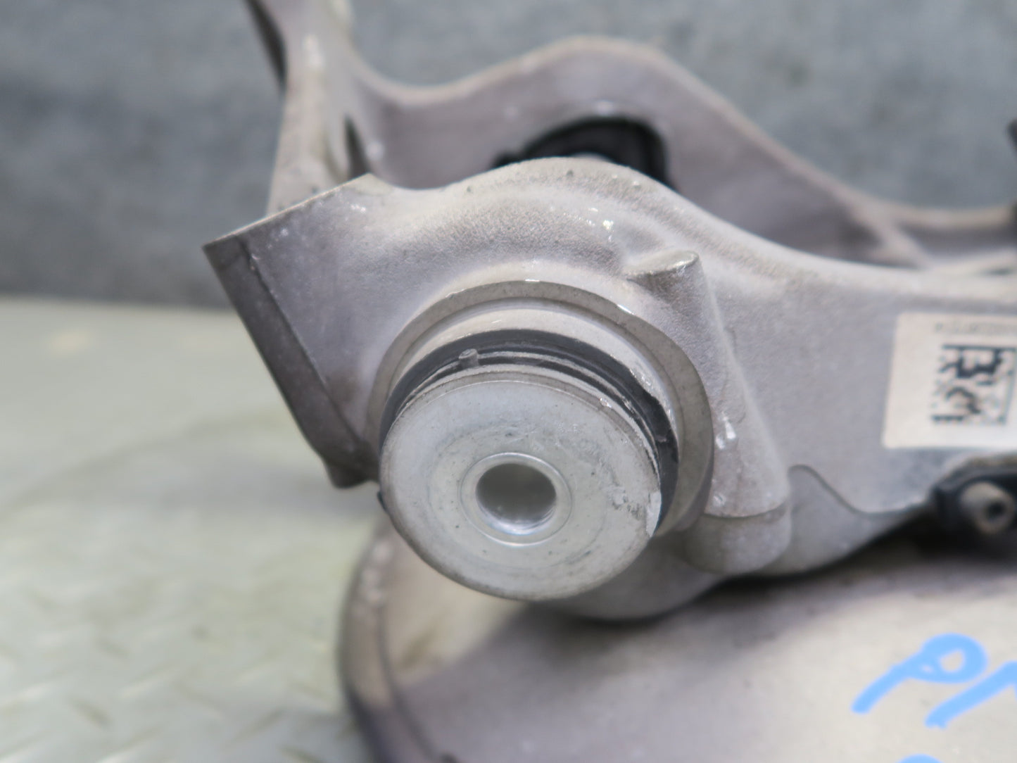 2015-2018 Porsche Macan AWD Rear Right Spindle Knuckle Wheel Hub Bearing
