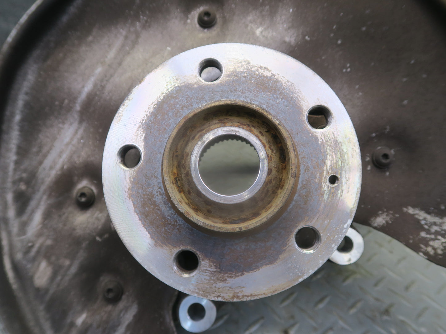 2015-2018 Porsche Macan AWD Rear Left Side Spindle Knuckle Wheel Hub Bearing