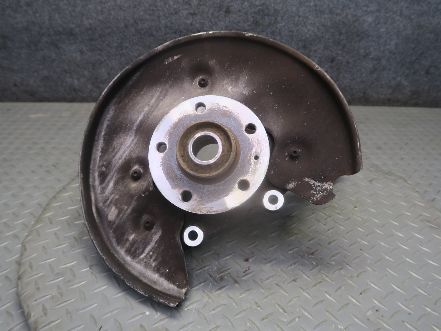 2015-2018 Porsche Macan AWD Rear Left Side Spindle Knuckle Wheel Hub Bearing