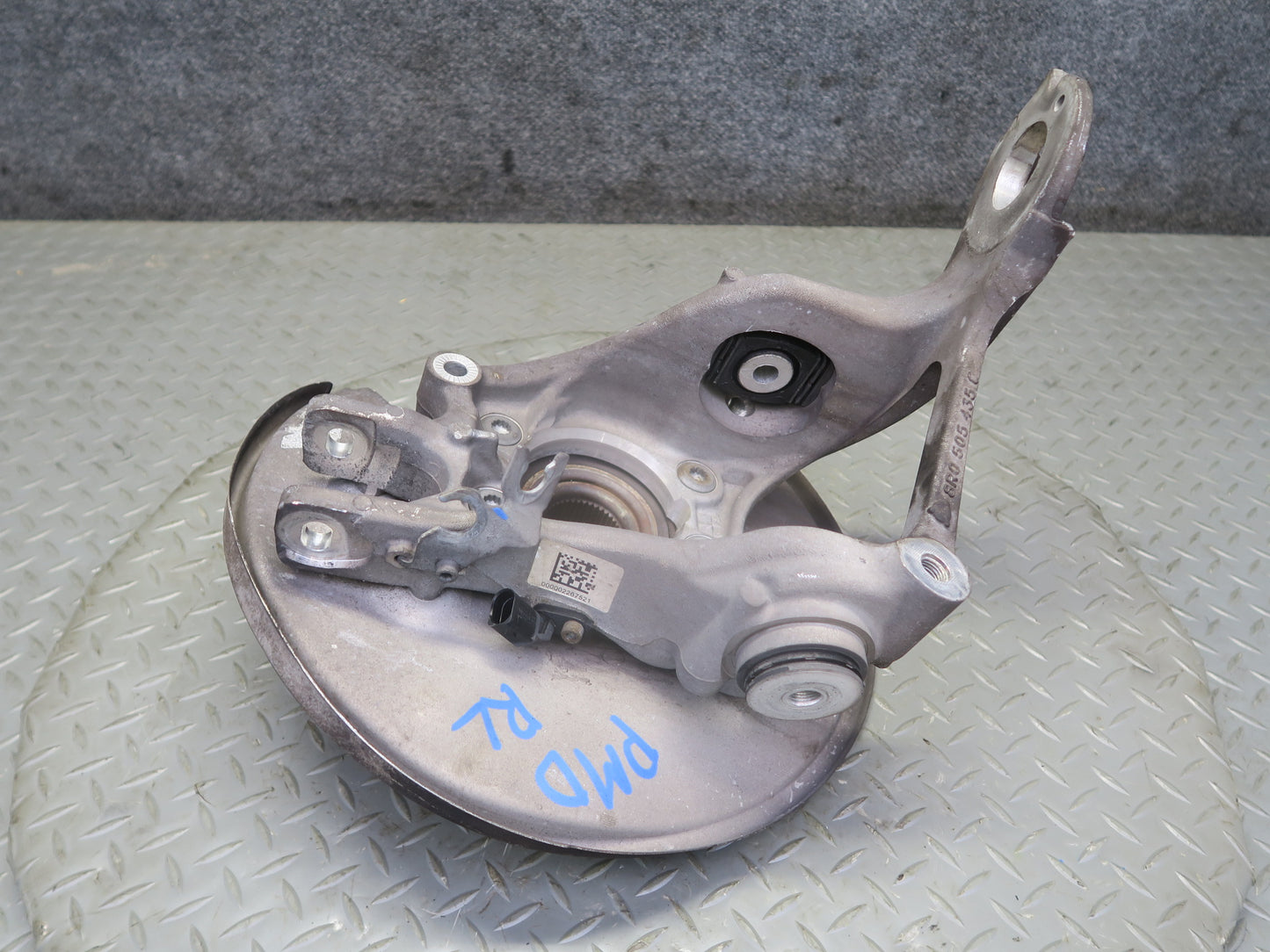 2015-2018 Porsche Macan AWD Rear Left Side Spindle Knuckle Wheel Hub Bearing