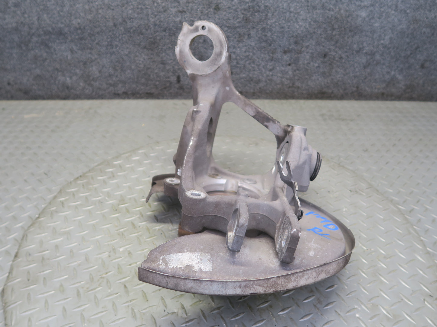 2015-2018 Porsche Macan AWD Rear Left Side Spindle Knuckle Wheel Hub Bearing
