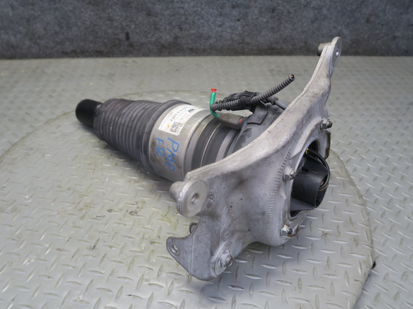 2017-2018 Porsche Macan GTS Front Right Pass Side Air Strut Shock Absorber 86K