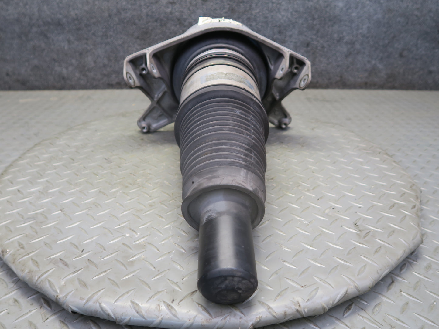 2017-2018 Porsche Macan GTS Front Right Pass Side Air Strut Shock Absorber 86K