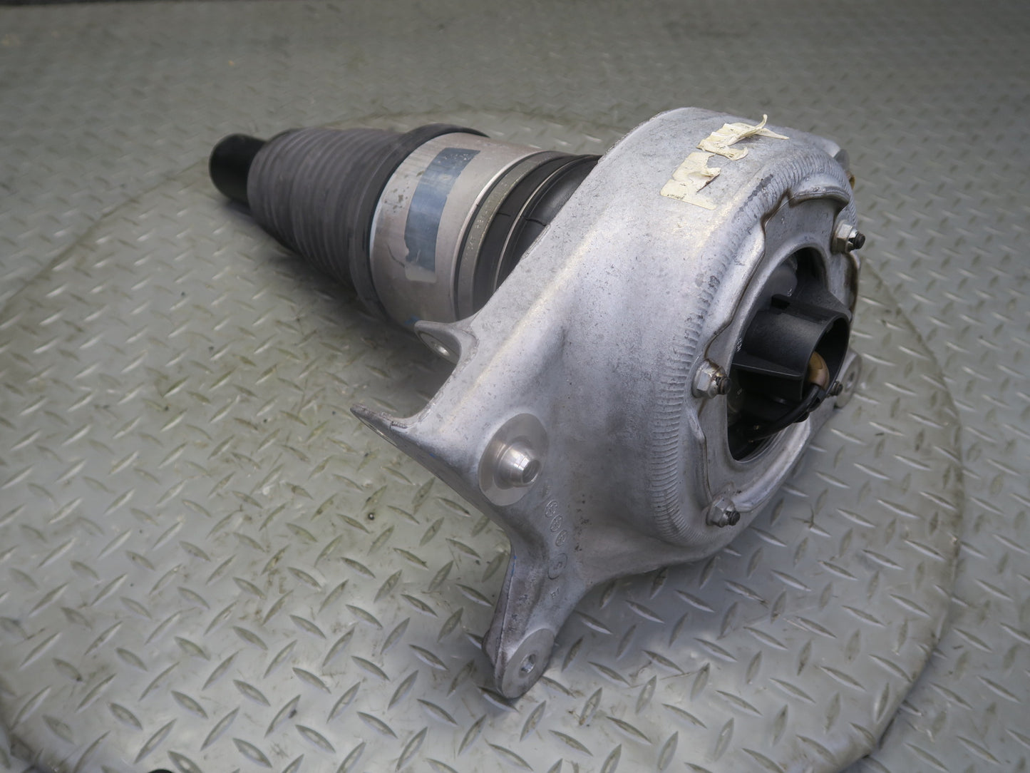 2017-2018 Porsche Macan GTS Front Left Driver Side Air Strut Shock Absorber 86K