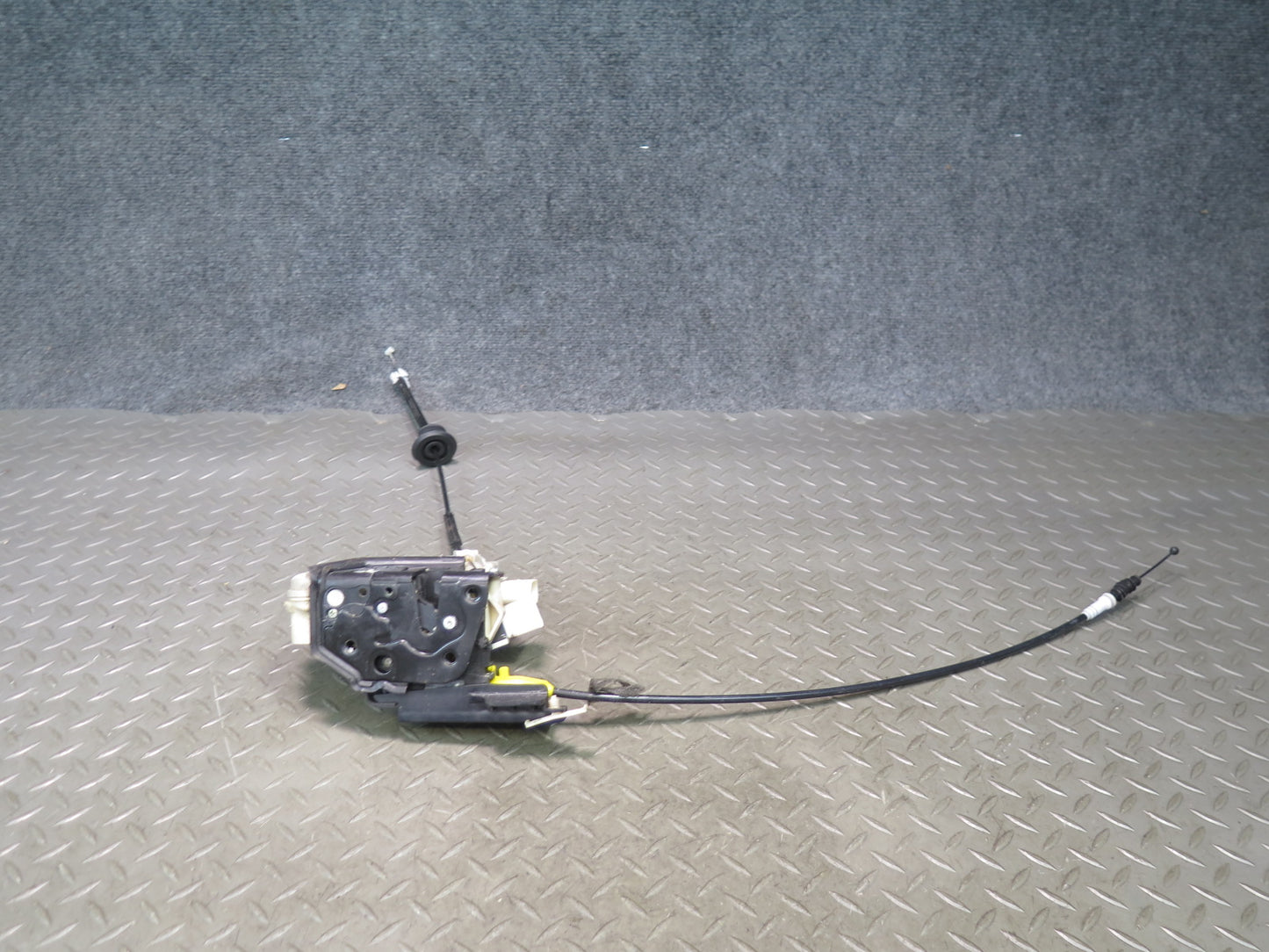 2015-2018 Porsche Macan Front Left Door Lock Latch Actuator