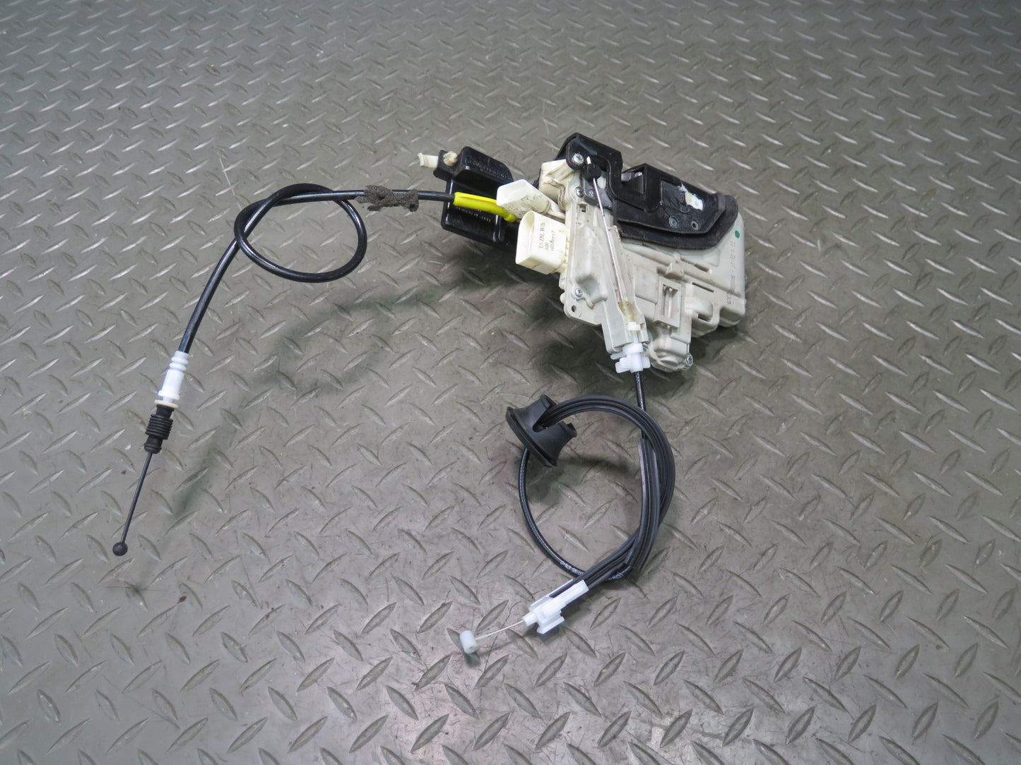 2015-2018 Porsche Macan Front Left Door Lock Latch Actuator