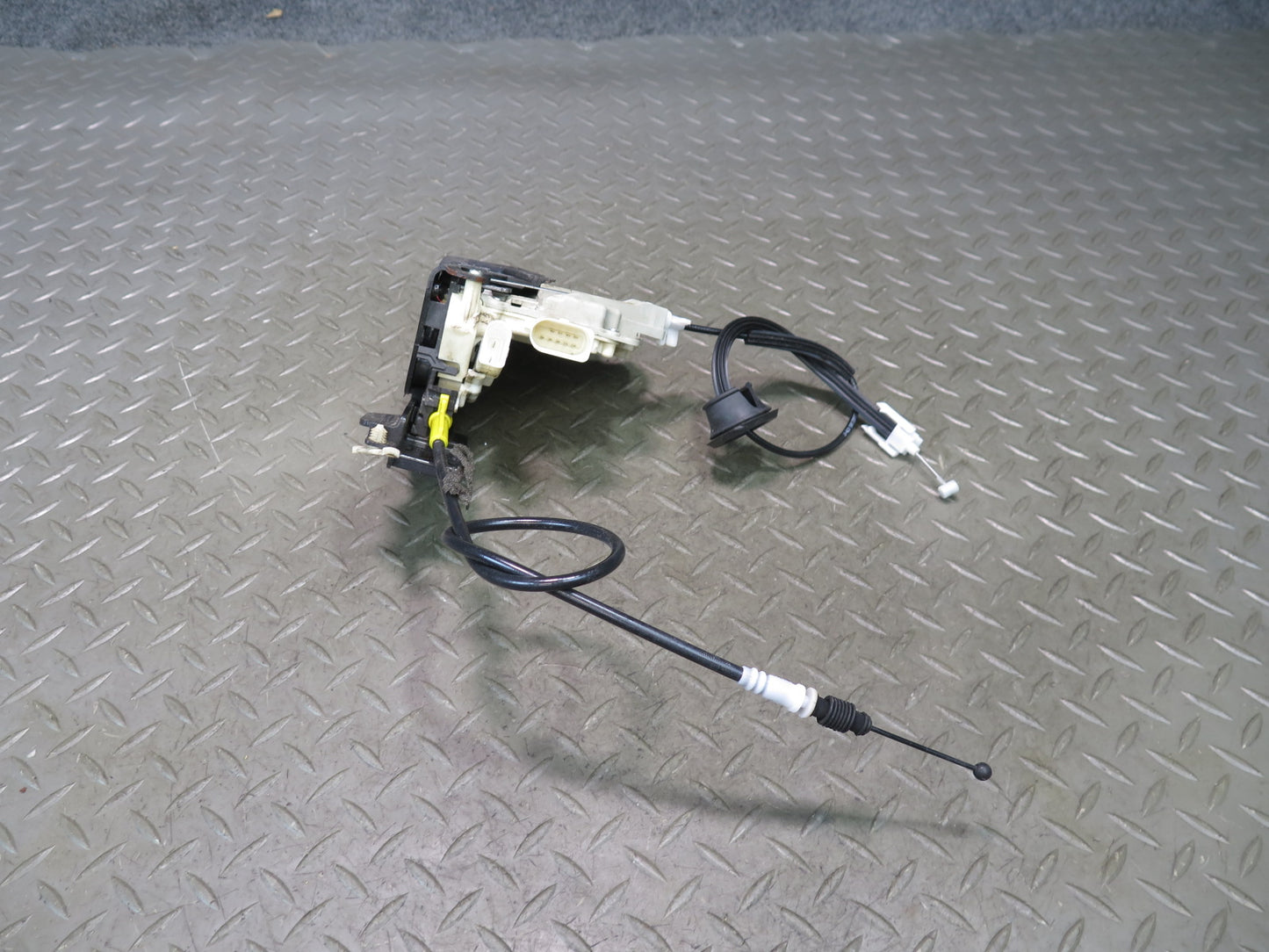 2015-2018 Porsche Macan Front Left Door Lock Latch Actuator