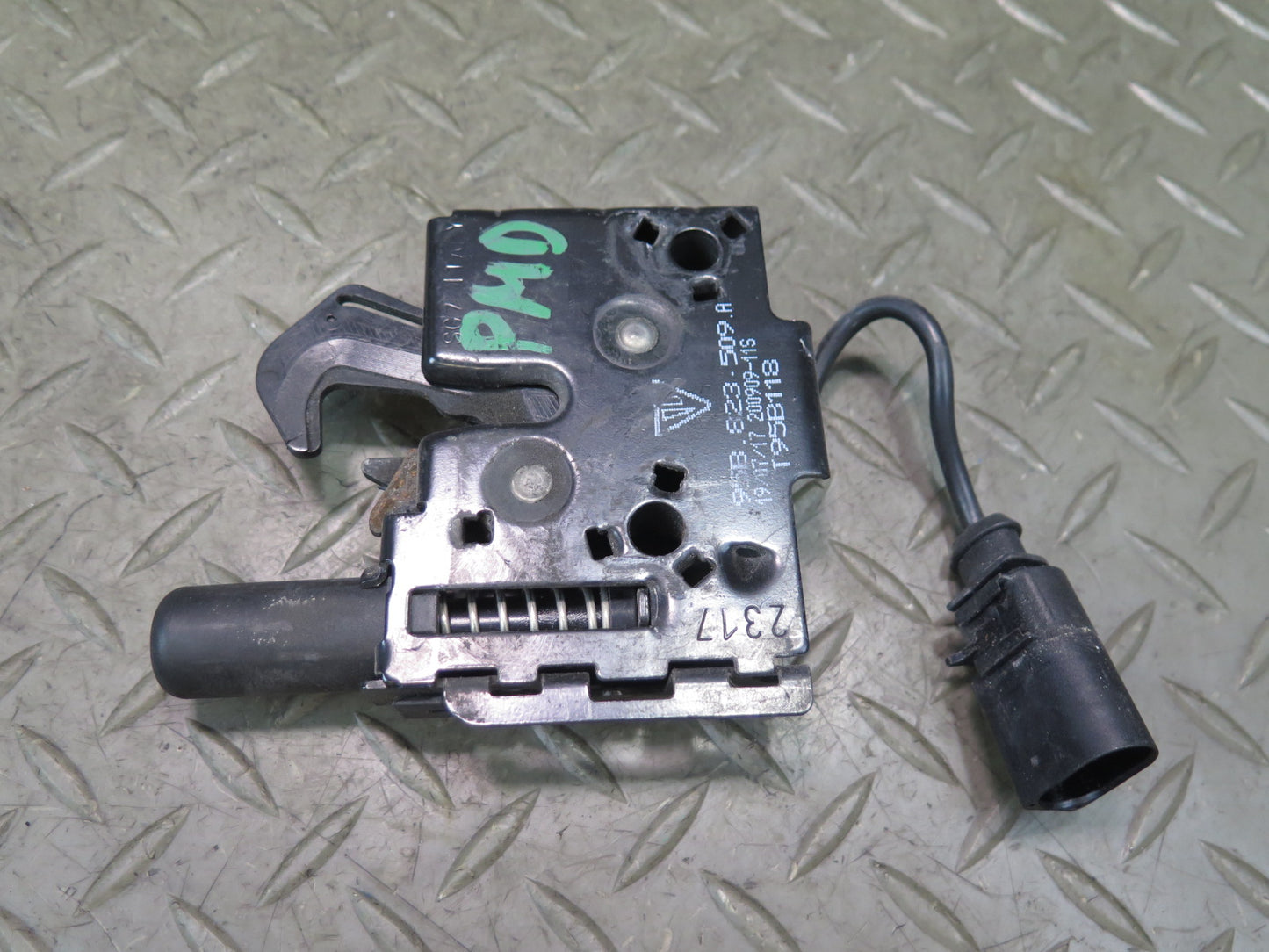 2015-2026 Porsche Macan Front Left & Right Hood Lock Latch Set of 2