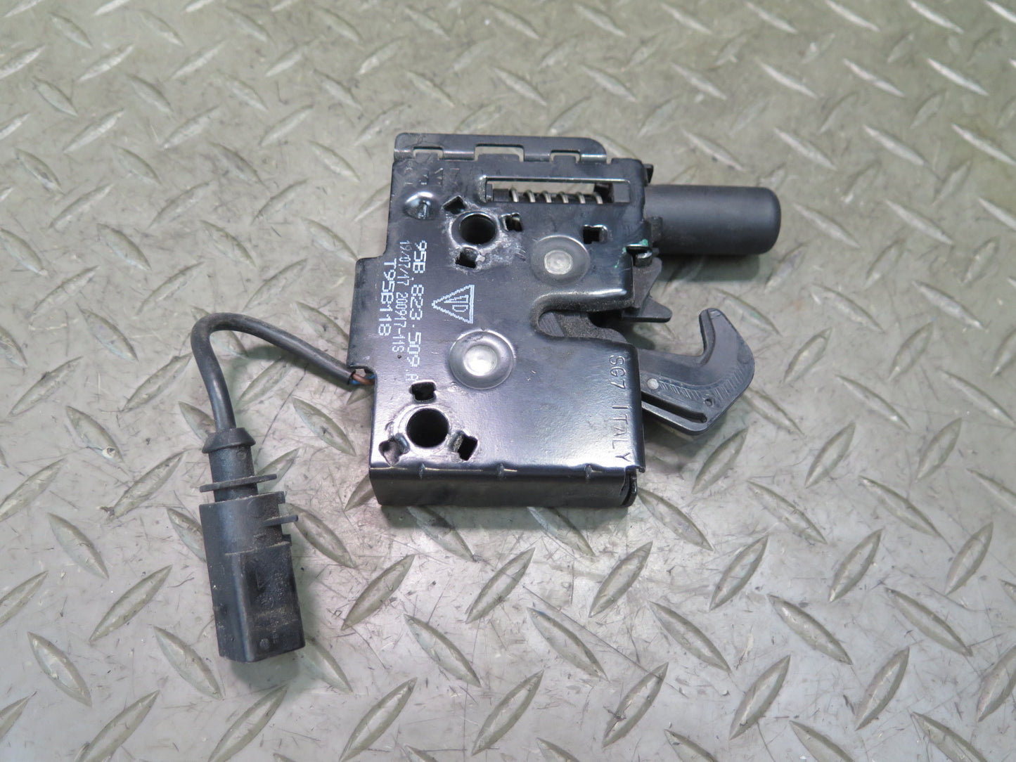 2015-2026 Porsche Macan Front Left & Right Hood Lock Latch Set of 2