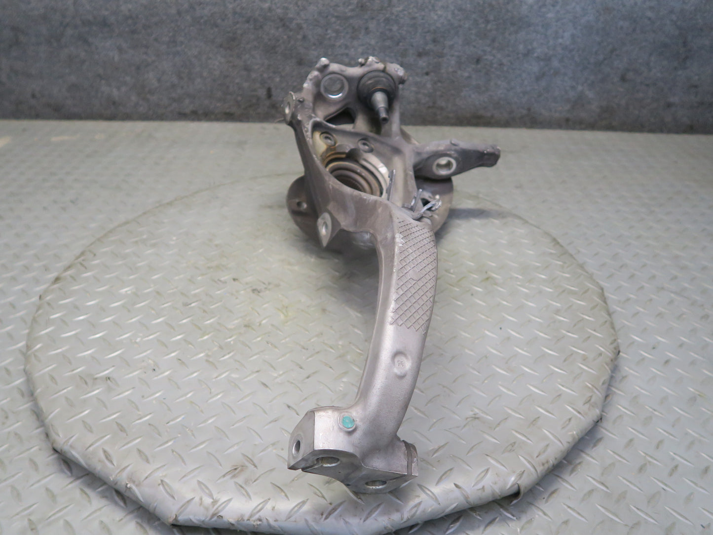 2015-2018 Porsche Macan S GTS AWD Front Right Spindle Knuckle Wheel Hub Bearing
