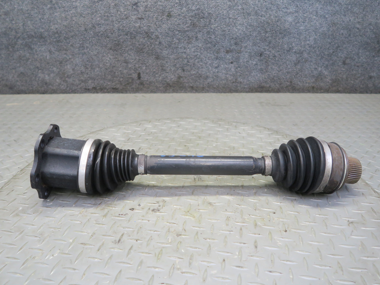 2015-2018 Porsche Macan AWD Front Left or Right Axle Shaft 95B407271D 86K Miles