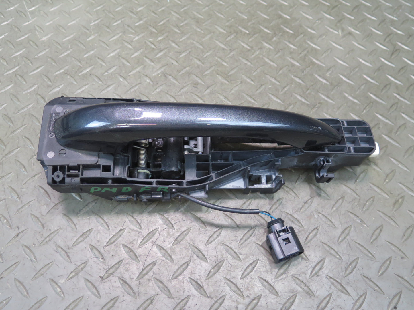 2015-2018 Porsche Macan Front Right Door Exterior Handle w Keyless Entry