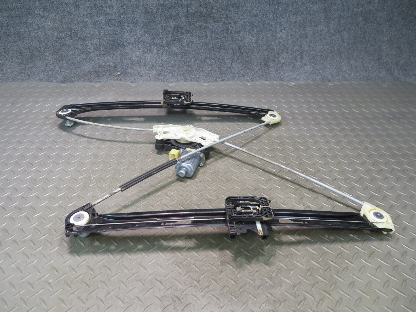 2015-2026 Porsche Macan Front Left Door Window Regulator w Motor 95B837461
