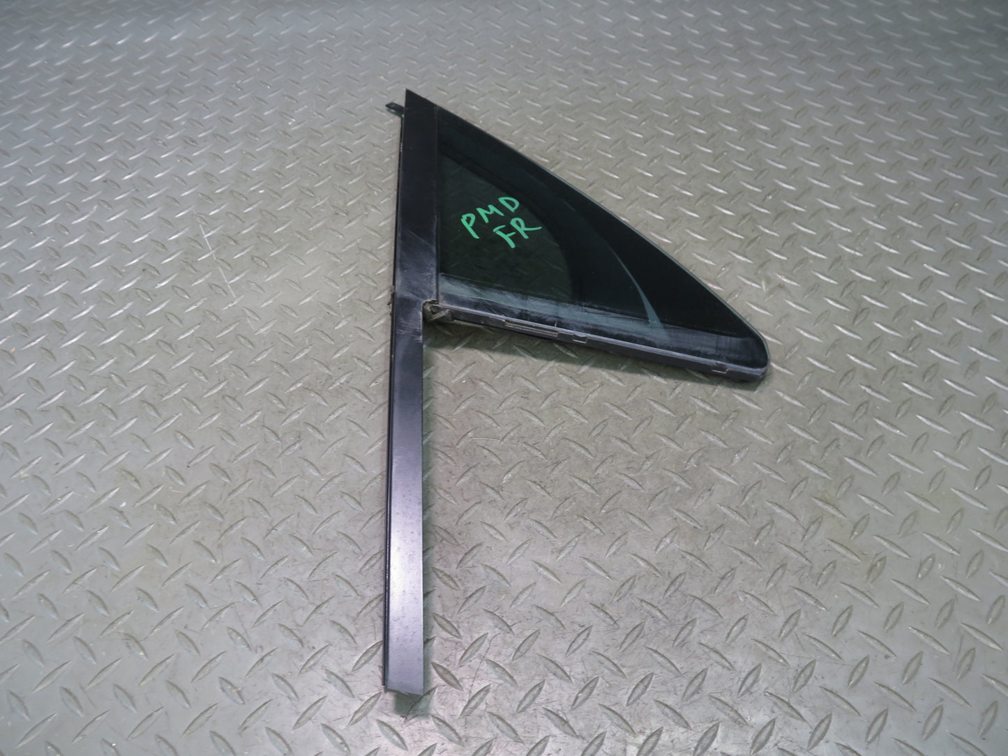 2015-2026 Porsche Macan Front Right Pass Side Door Fixed Glass Window