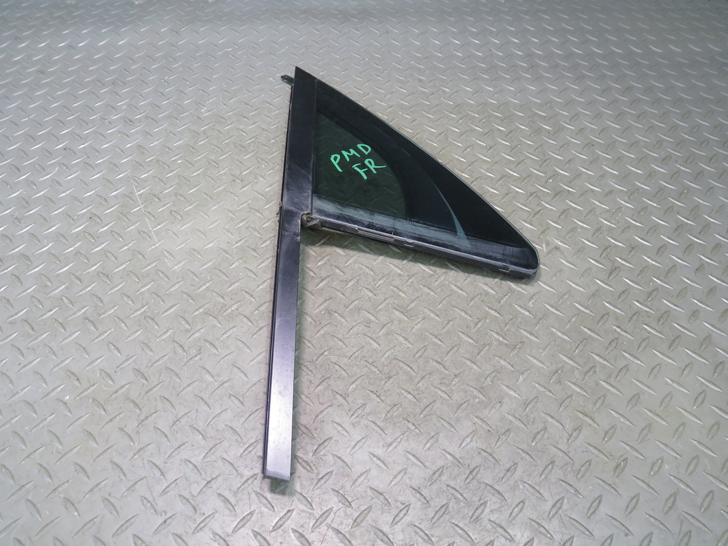 2015-2026 Porsche Macan Front Right Pass Side Door Fixed Glass Window