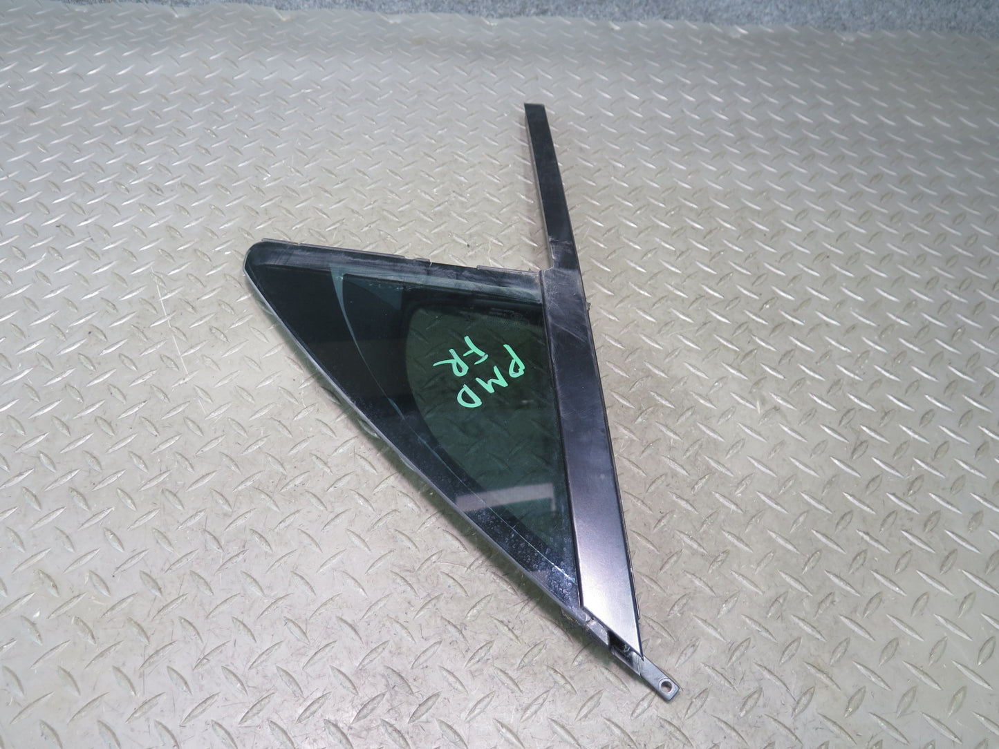 2015-2026 Porsche Macan Front Right Pass Side Door Fixed Glass Window