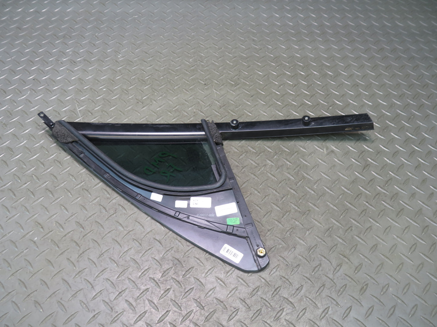 2015-2026 Porsche Macan Front Right Pass Side Door Fixed Glass Window