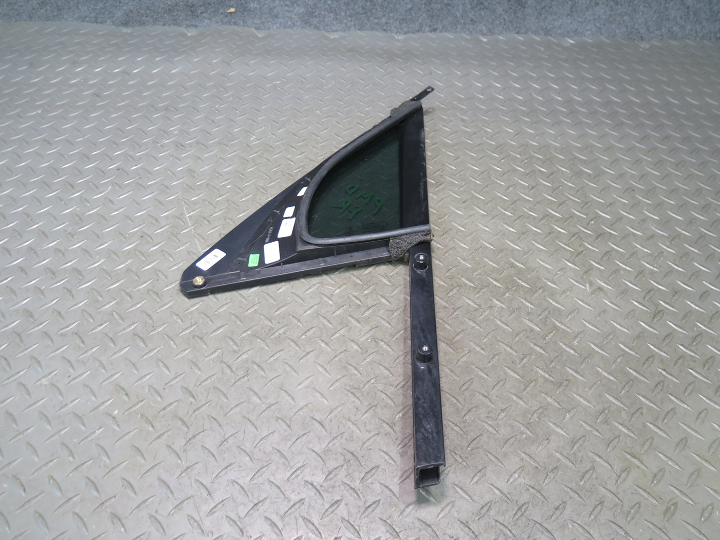 2015-2026 Porsche Macan Front Right Pass Side Door Fixed Glass Window