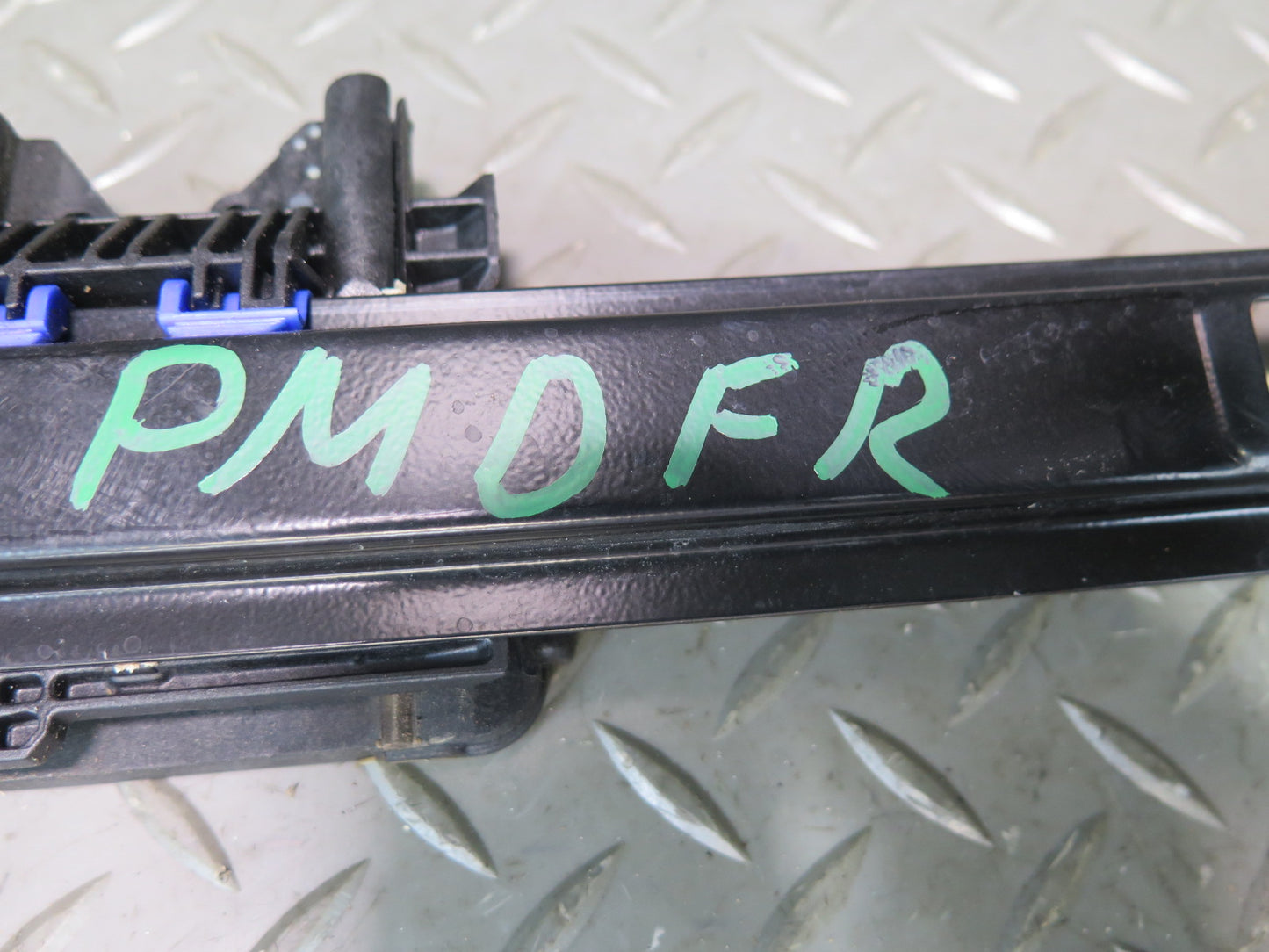 2015-2026 Porsche Macan Front Right Door Window Regulator w Motor 95B837462