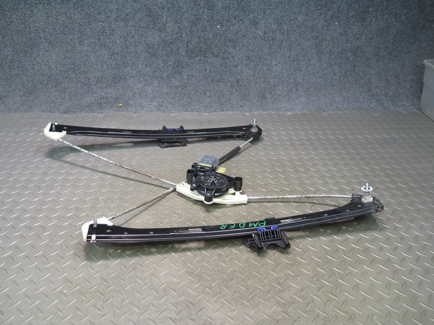 2015-2026 Porsche Macan Front Right Door Window Regulator w Motor 95B837462