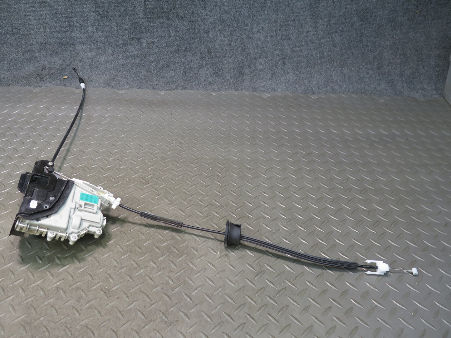 2015-2025 Porsche Macan Front Right Door Lock Latch Actuator w Cable
