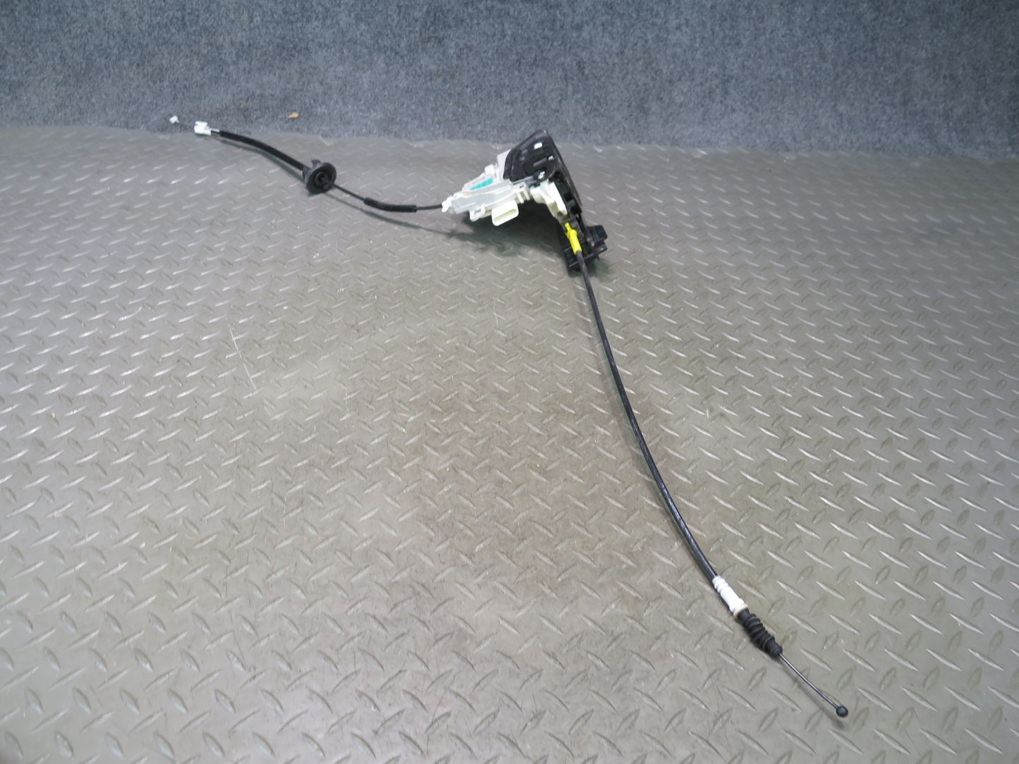 2015-2025 Porsche Macan Front Right Door Lock Latch Actuator w Cable