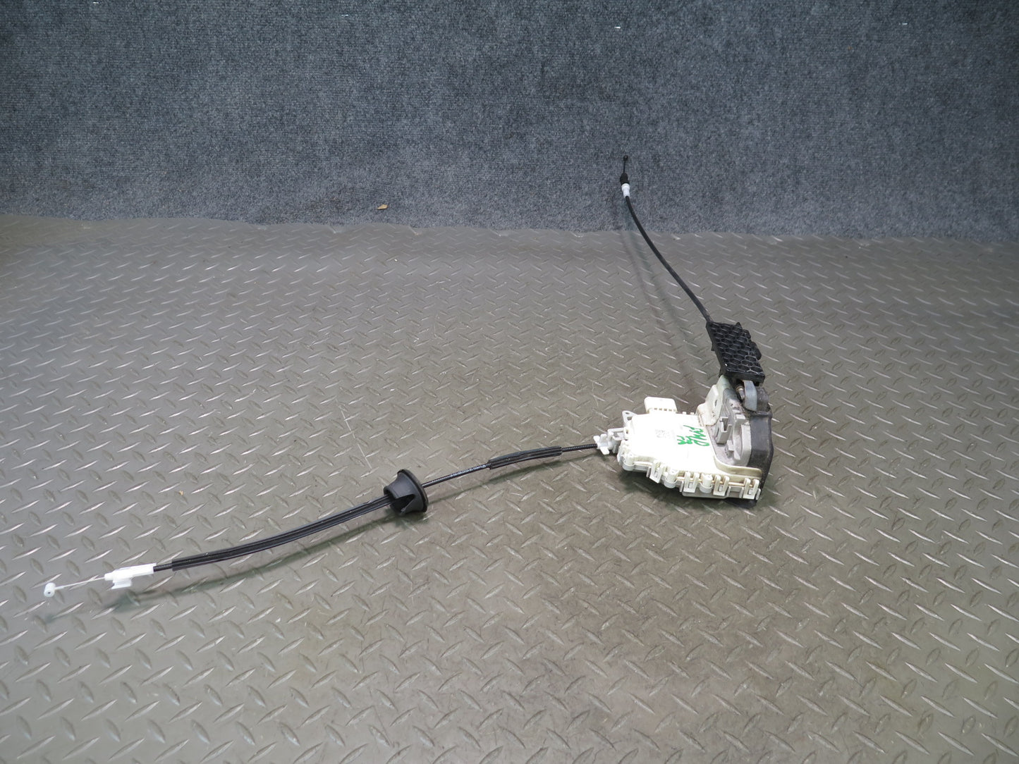 2015-2025 Porsche Macan Front Right Door Lock Latch Actuator w Cable