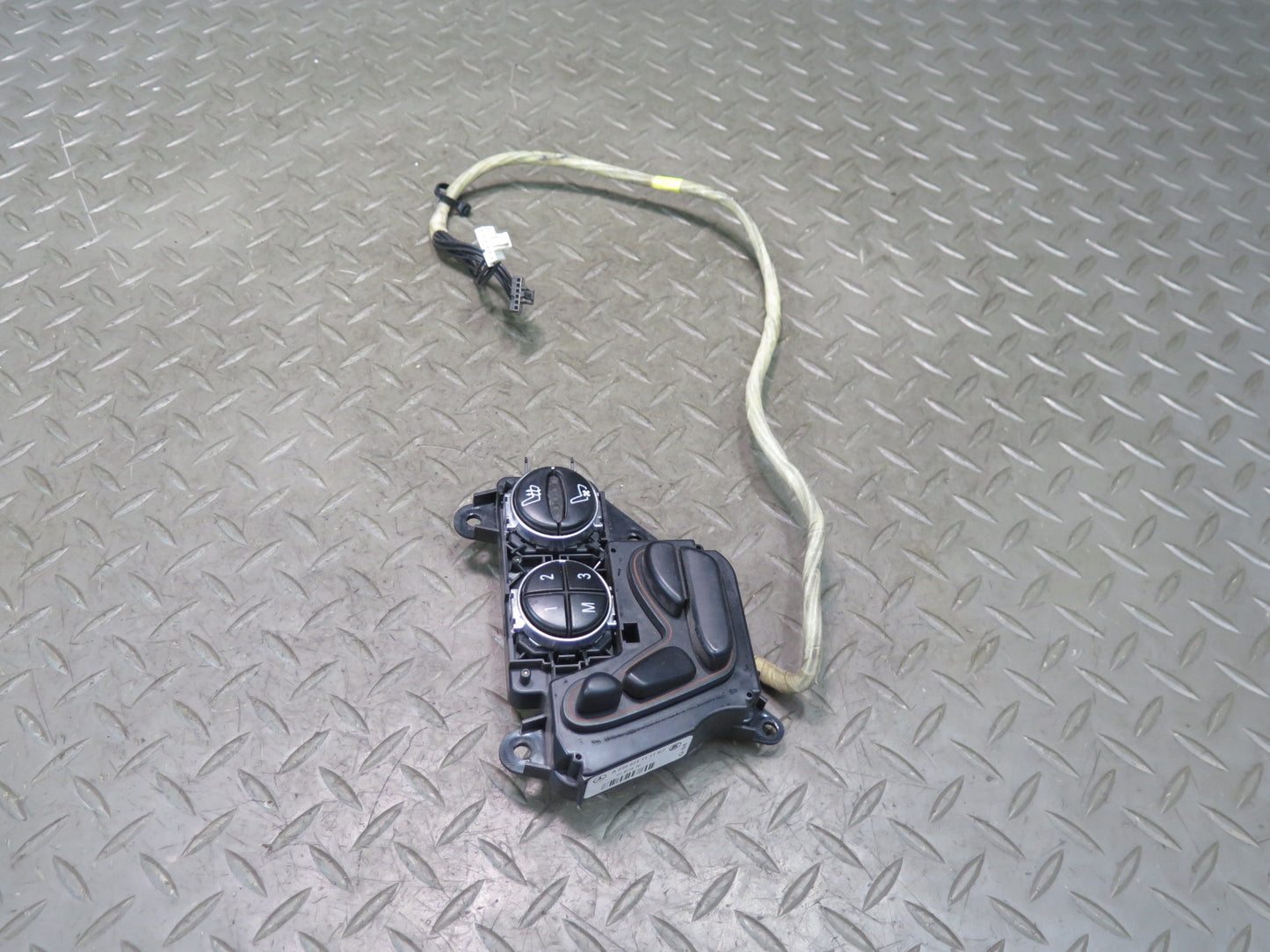 03-08 Mercedes R230 Sl-class Front Left Seat Adjustment Switch 2308211151 OEM
