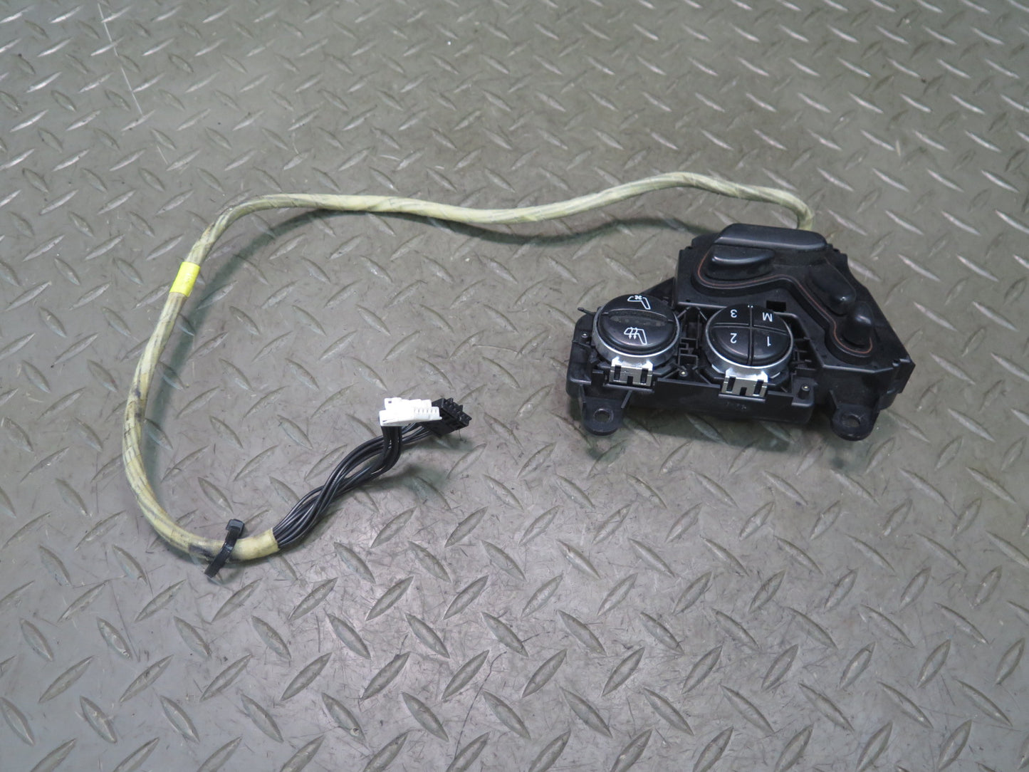 03-08 Mercedes R230 Sl-class Front Left Seat Adjustment Switch 2308211151 OEM