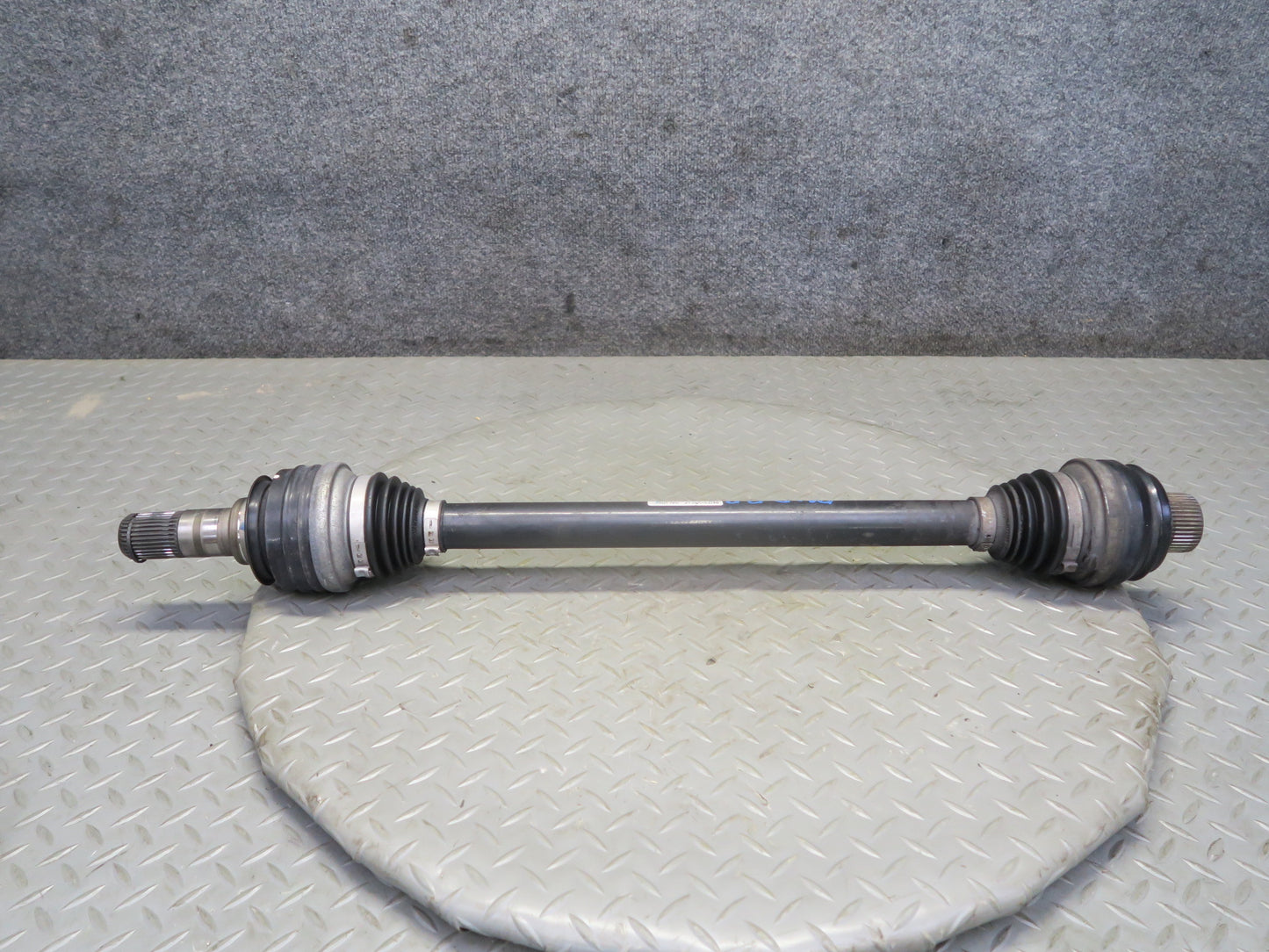 2015-2018 Porsche Macan Rear Right Pass Side Axle Half Shaft 95B501203K