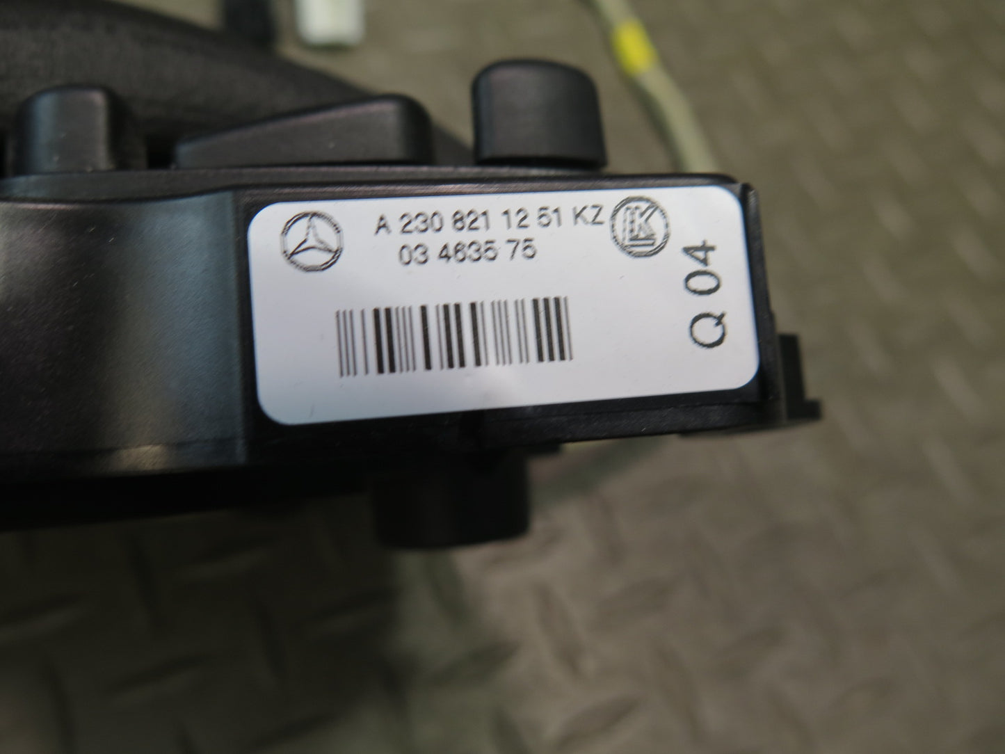 03-08 Mercedes R230 Sl-class Front Right Seat Adjustment Switch 2308211251 OEM