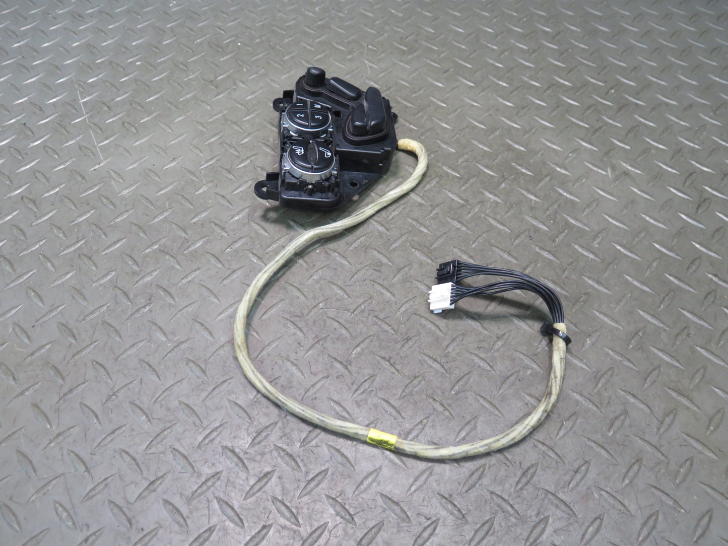 03-08 Mercedes R230 Sl-class Front Right Seat Adjustment Switch 2308211251 OEM