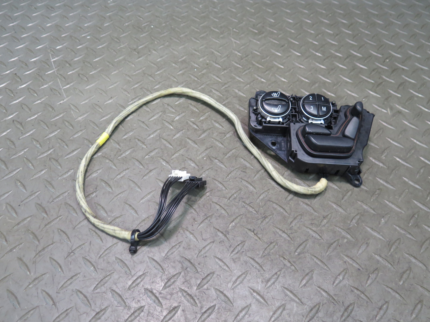 03-08 Mercedes R230 Sl-class Front Right Seat Adjustment Switch 2308211251 OEM