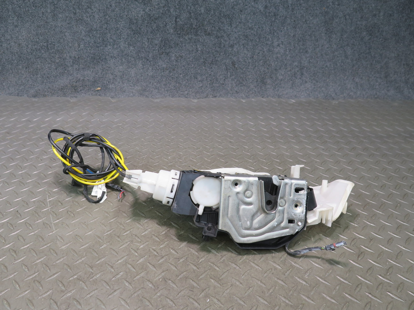 03-12 Mercedes R230 Sl-class Right Pass Door Lock Latch Actuator Keyless GO OEM