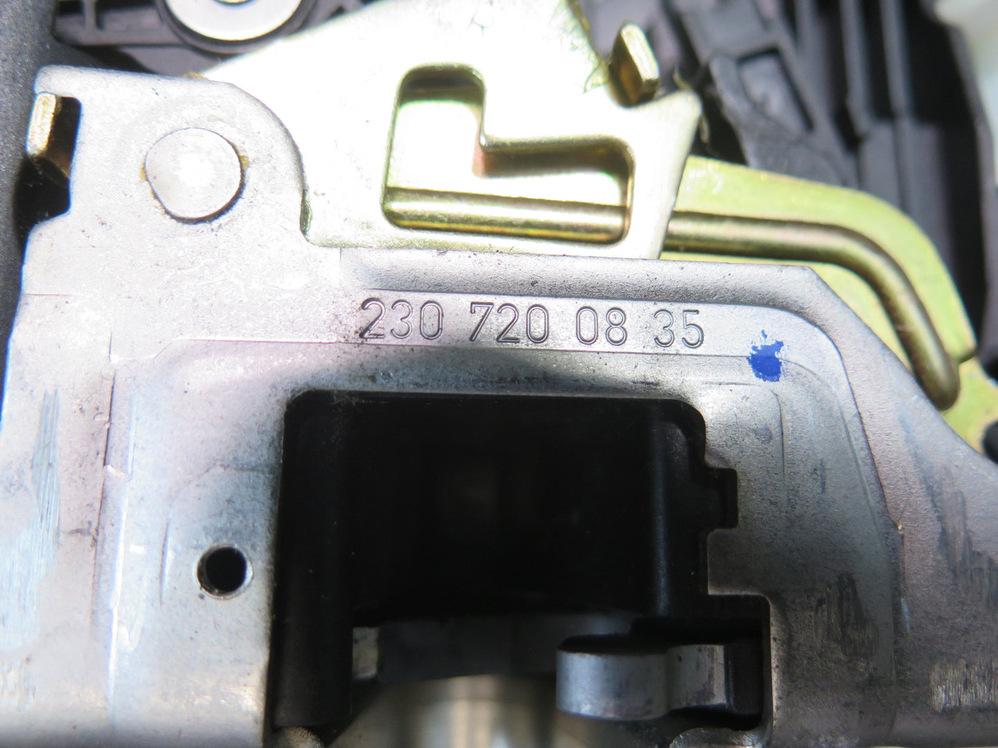 03-12 Mercedes R230 Sl-class Right Pass Door Lock Latch Actuator Keyless GO OEM