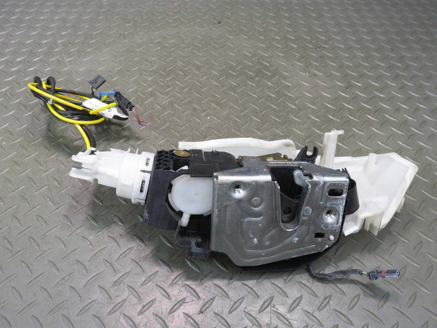 03-12 Mercedes R230 Sl-class Right Pass Door Lock Latch Actuator Keyless GO OEM