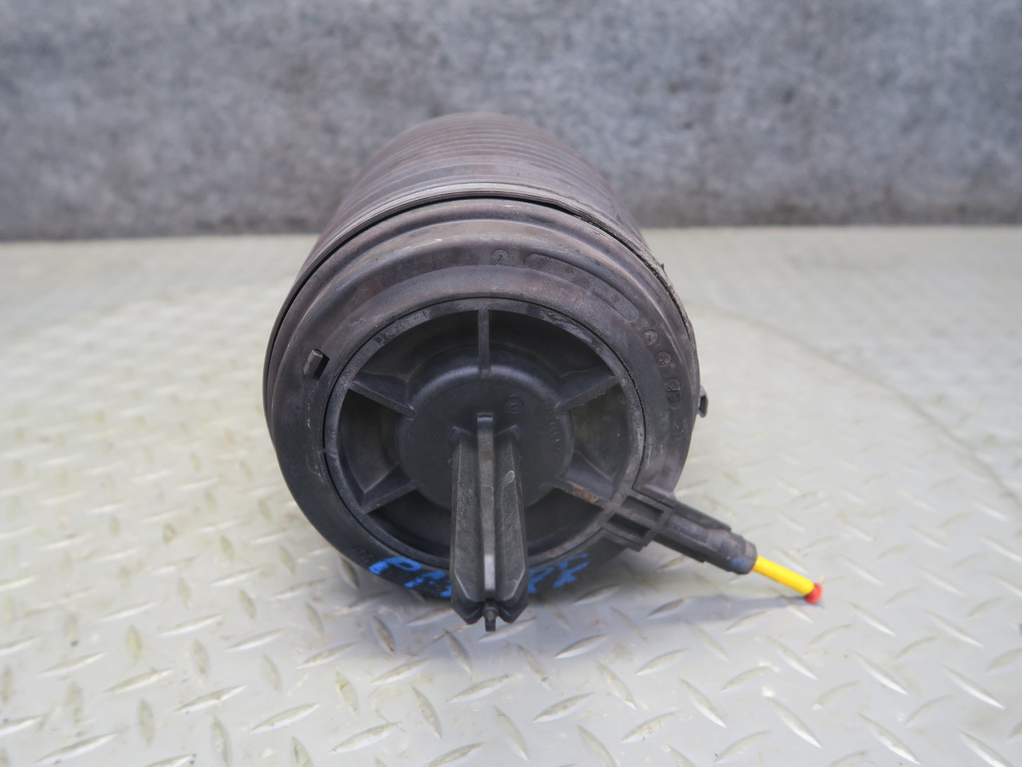 2015-2018 Porsche Macan Rear Right Passenger Side Air Suspension Spring Set