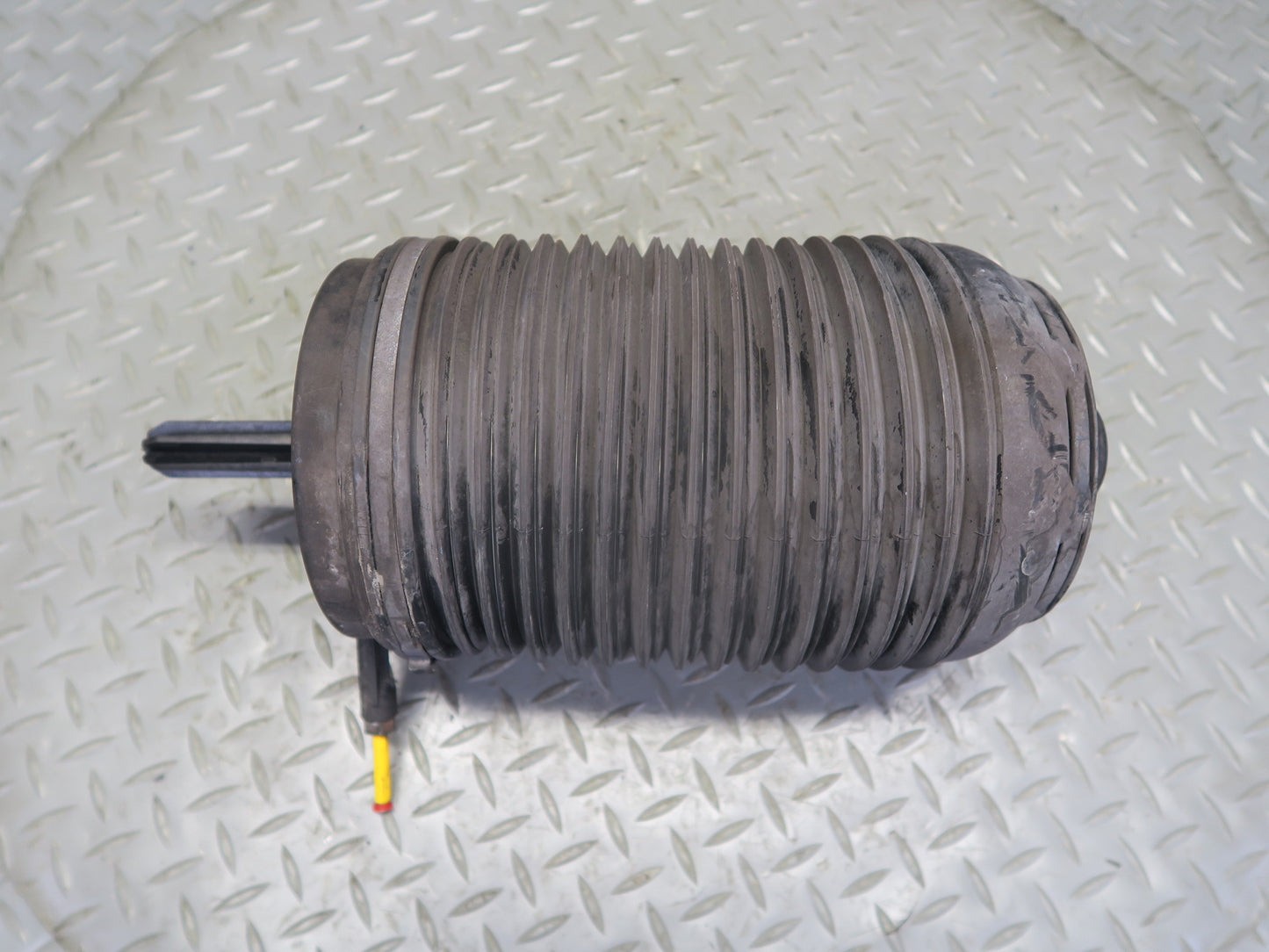 2015-2018 Porsche Macan Rear Right Passenger Side Air Suspension Spring Set