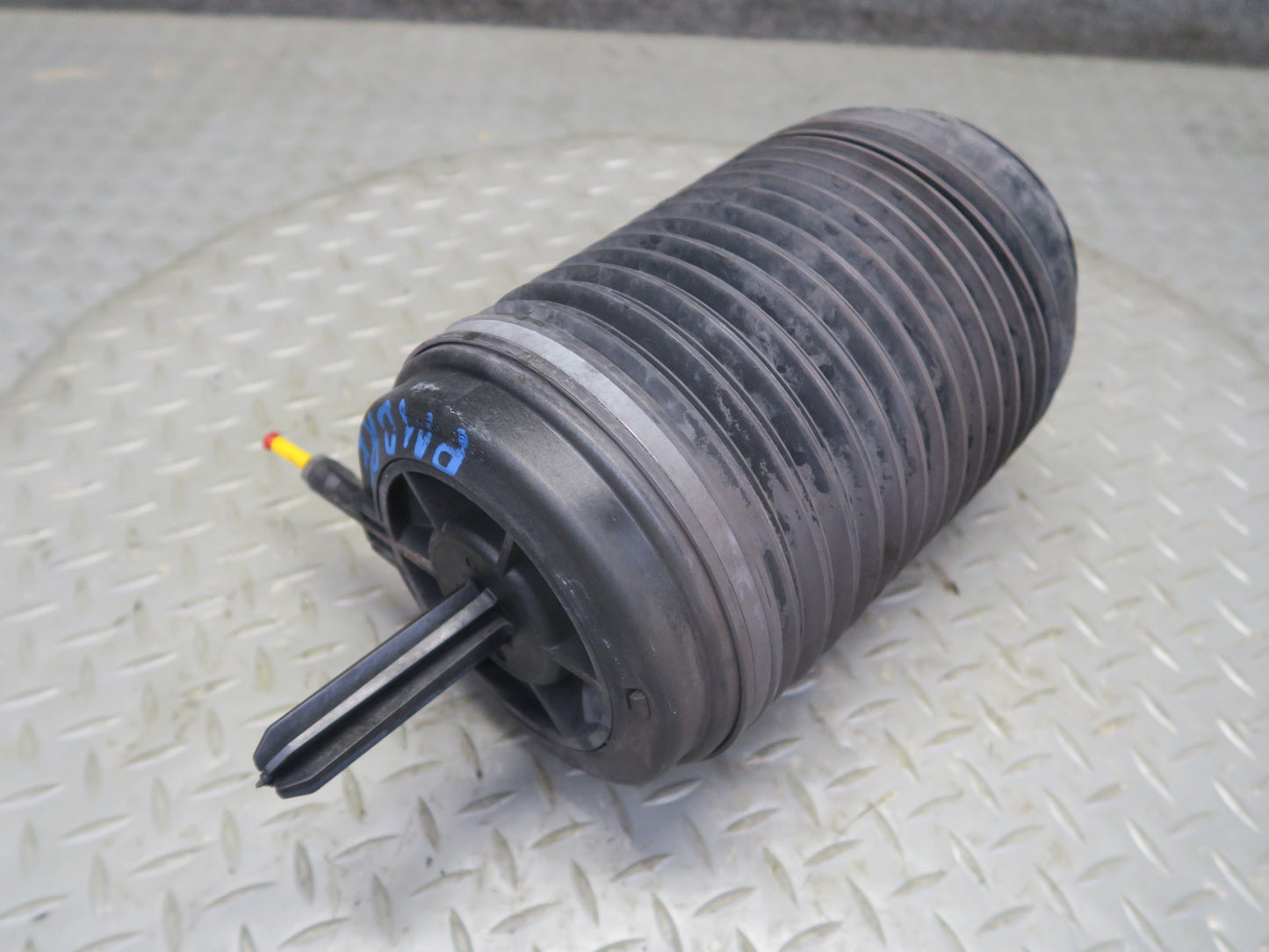 2015-2018 Porsche Macan Rear Right Passenger Side Air Suspension Spring Set