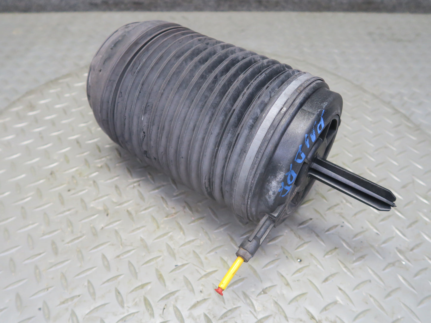 2015-2018 Porsche Macan Rear Right Passenger Side Air Suspension Spring Set