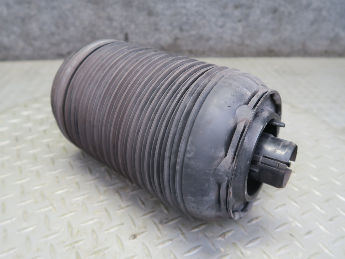 2015-2018 Porsche Macan Rear Right Passenger Side Air Suspension Spring Set