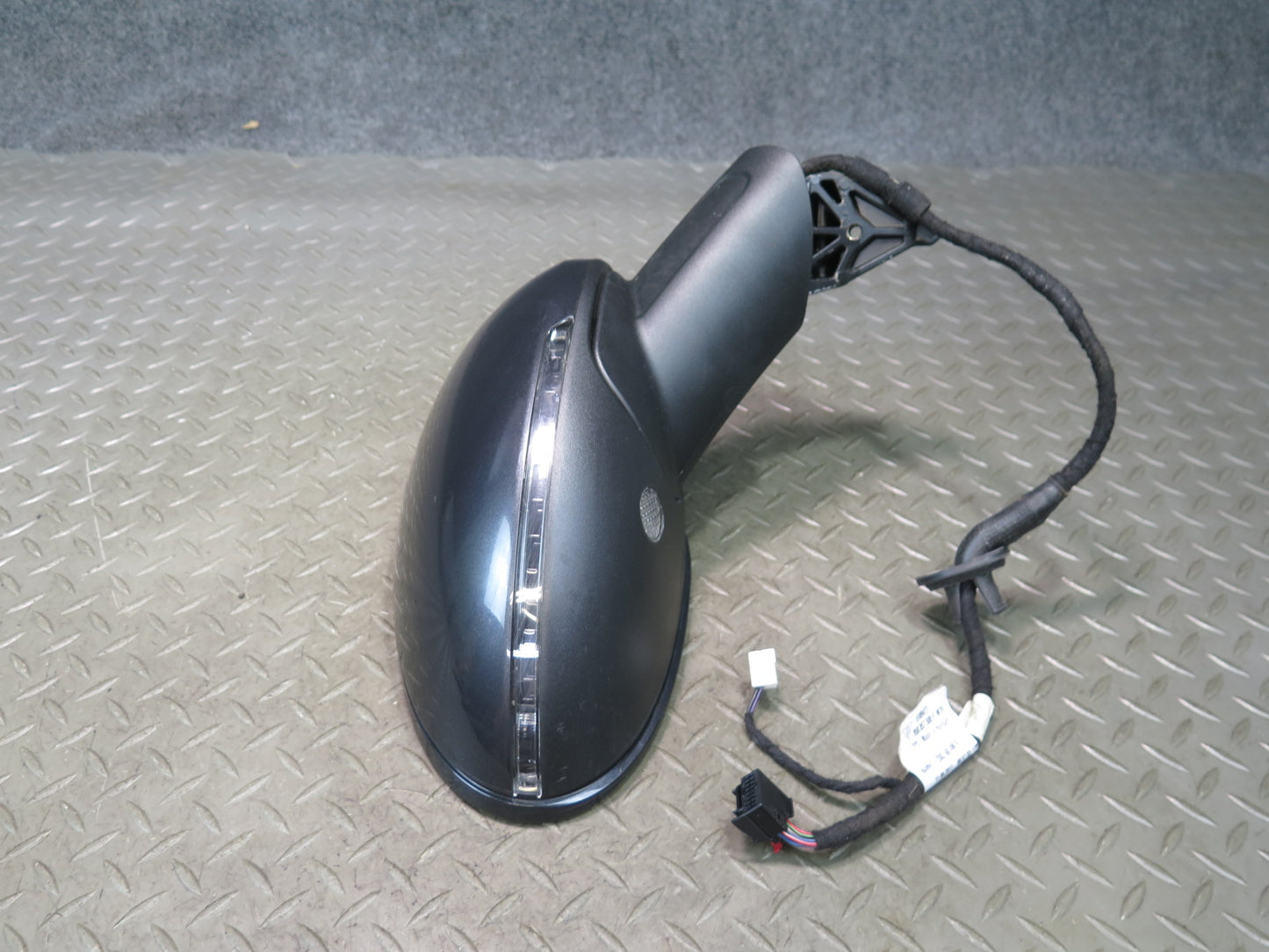 2015-2018 Porsche Macan Right Exterior Side View Mirror W/ Blind Spot 95B857508F