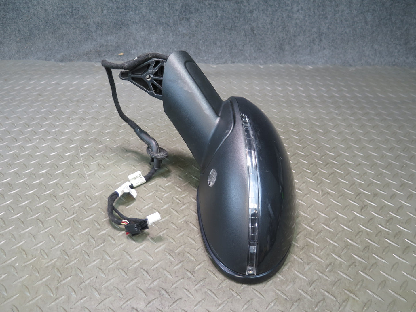 2015-2018 Porsche Macan Left Exterior Side View Mirror W/ Blind Spot 95B971469AK