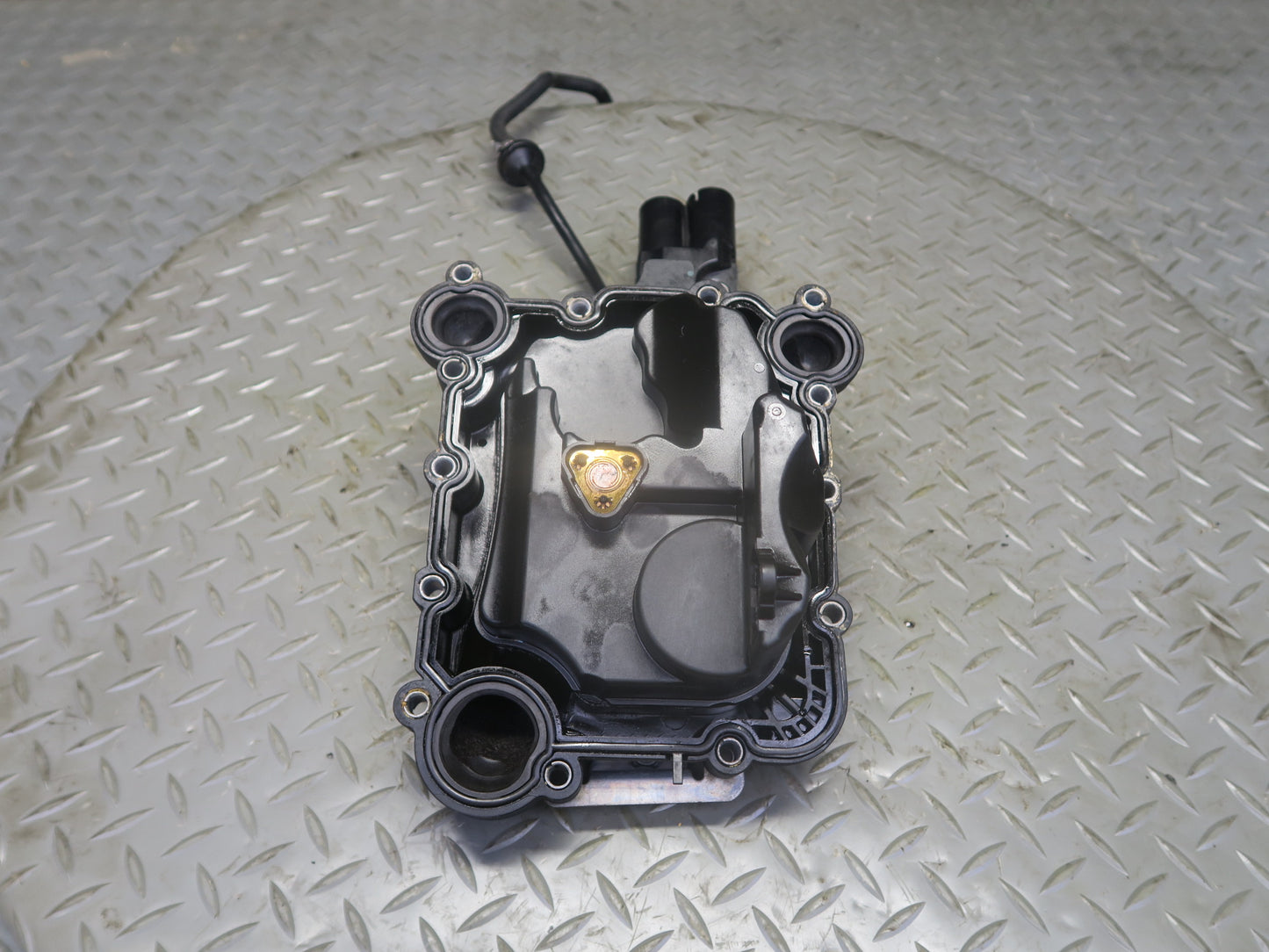 15-18 Porsche Cayenne Hybrid 3.0L Engine Crankcase Breather Valve Oil Separator