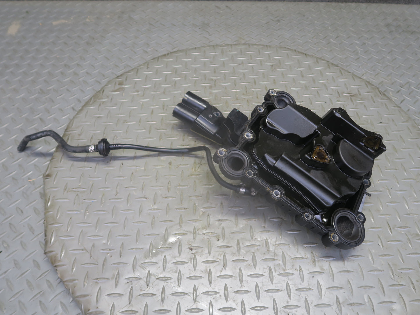 15-18 Porsche Cayenne Hybrid 3.0L Engine Crankcase Breather Valve Oil Separator