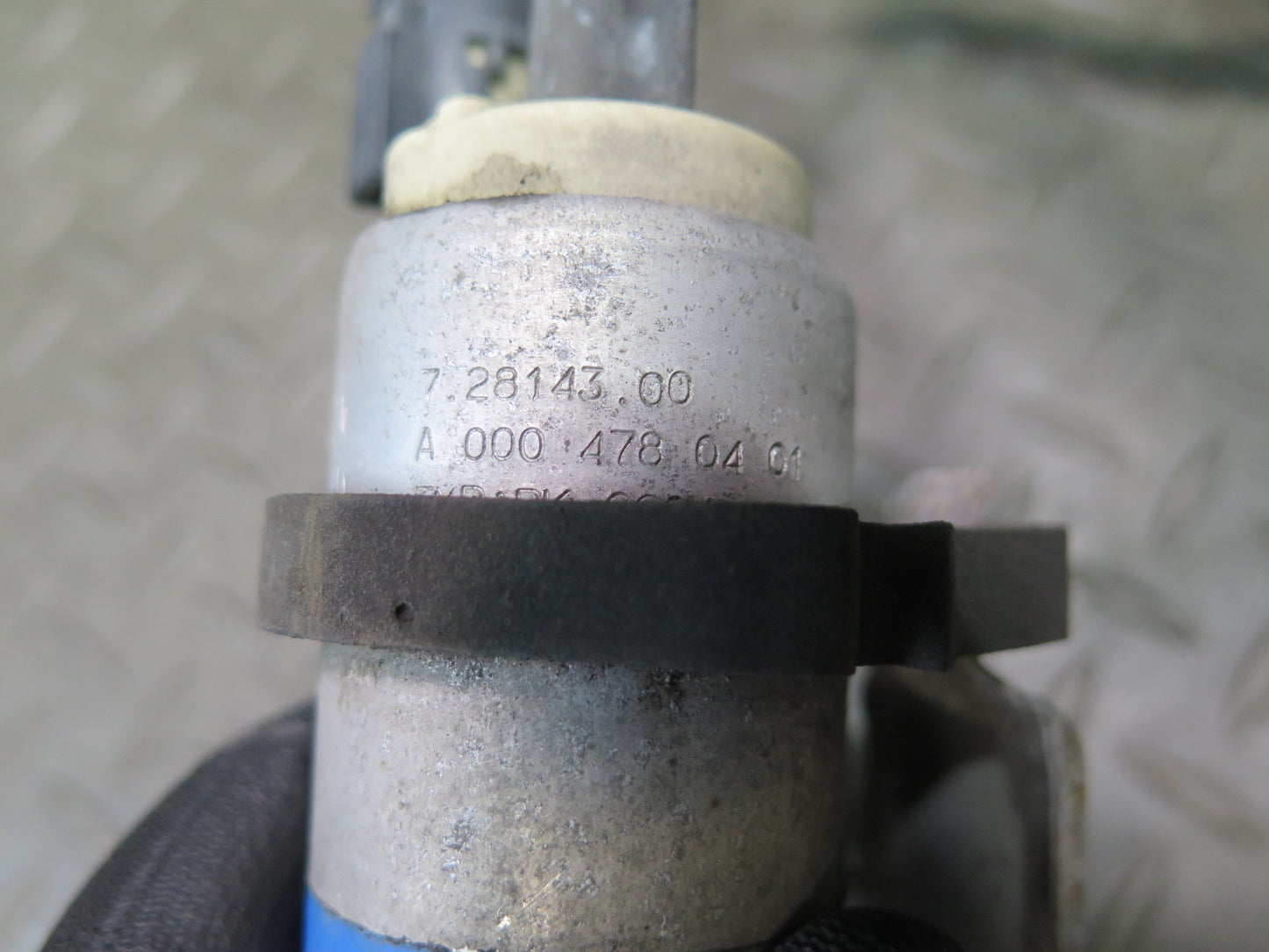 03-12 Mercedes R230 Sl-class Auxiliary AUX Gas Fuel Pump 0004780401 OEM