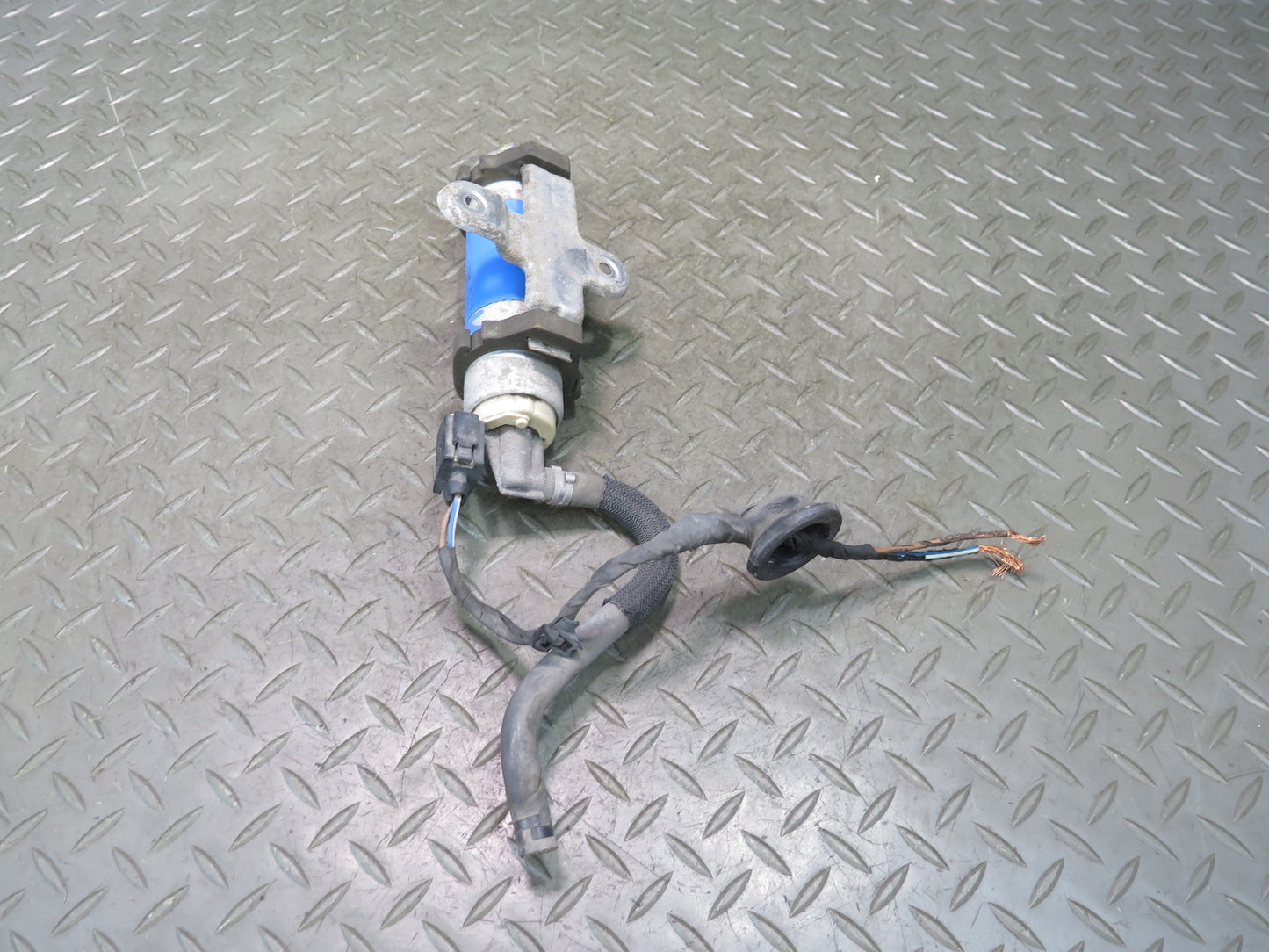 03-12 Mercedes R230 Sl-class Auxiliary AUX Gas Fuel Pump 0004780401 OEM