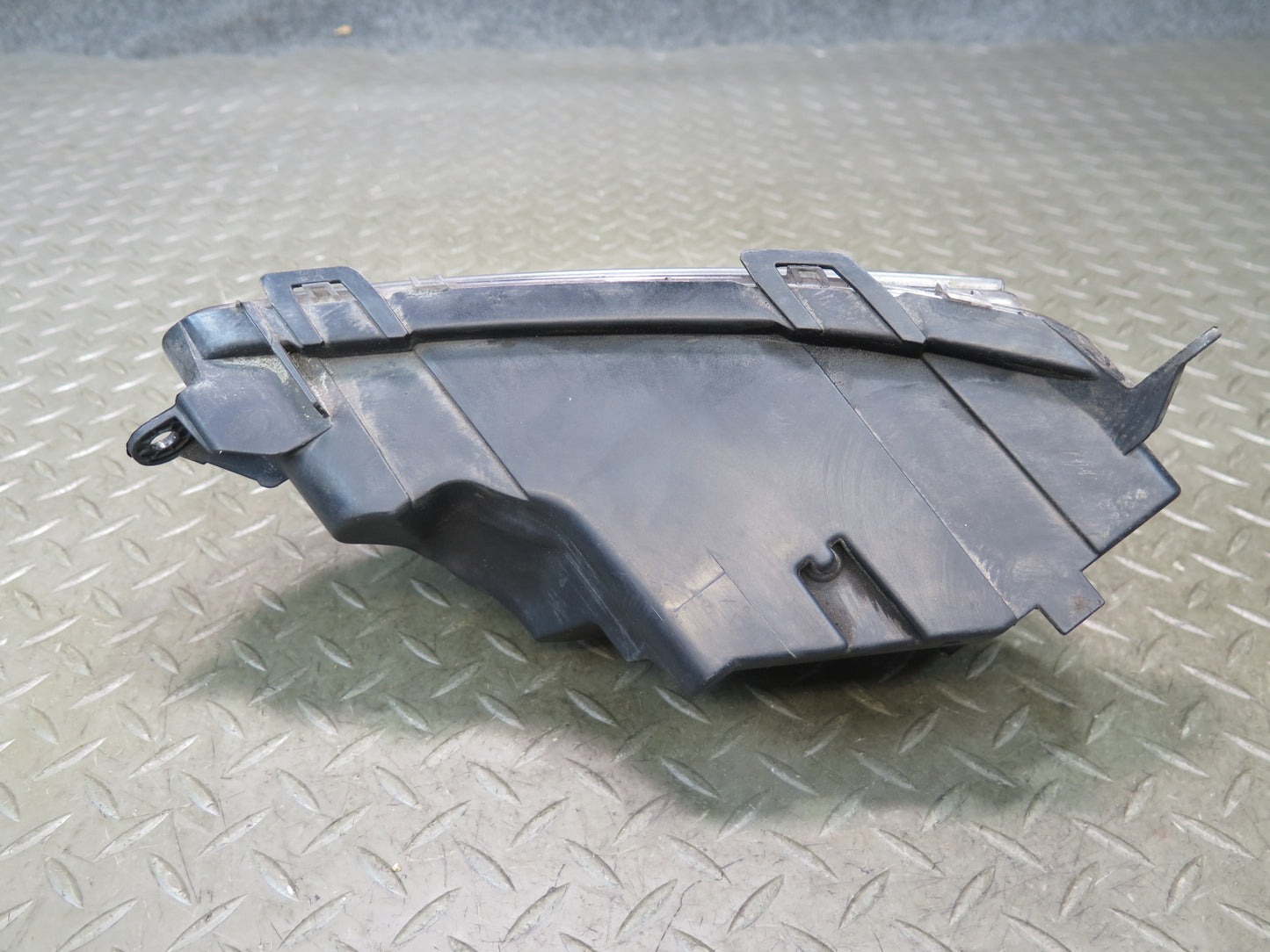 2015-2018 Porsche Macan Front Right Passenger Side Fog Light Lamp
