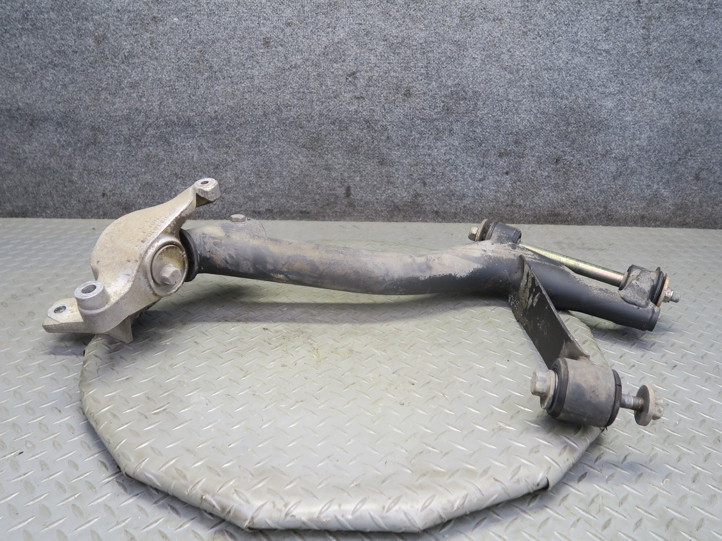 1984-1995 Porsche 928 S4 Rear Right Upper & Lower Control Arm Set of 2
